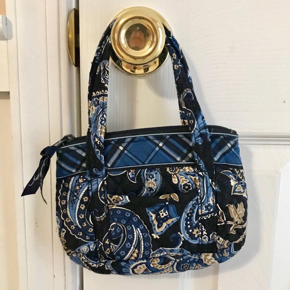 EUC Vera Bradley Windsor Navy Mini Betsy Purse